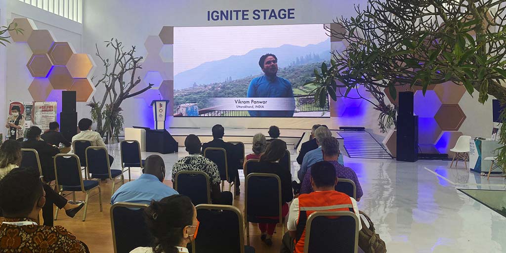 Sej_B's tweet image. This is our first attempt at filming and editing. A hearty congratulations to my colleagues Hersh, Yatin, Swayang and other members of @PragyaNGO team who helped with this. Thank you @OneEarthBeat team for sharing it at #GPDRR2022.
📷: @OneEarthBeat team