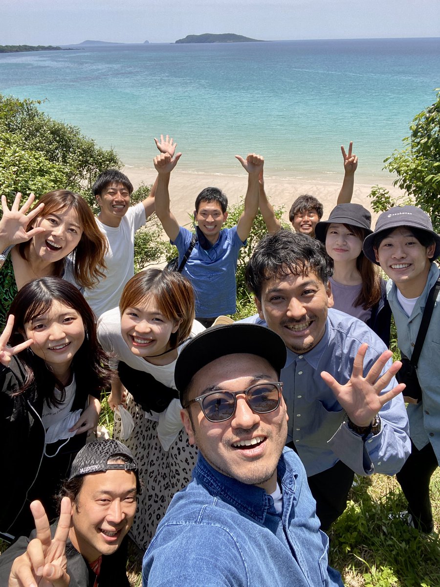 ryosera_jp's tweet photo. 五島列島に移動し、#TRAPOL が主催する五島ツアーに参加しています。HafHをきっかけに移住した咲さんと、最高の晴天の下、最高のビーチを独占です。 https://t.co/Z5IBWM16Du