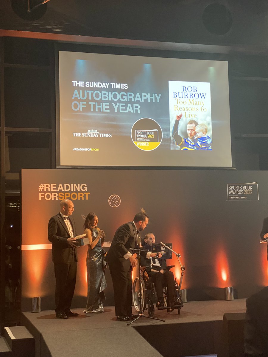 shyamktweets's tweet photo. Hands down the highlight of last night’s @sportsbookaward – seeing the hugely inspiring and courageous @Rob7Burrow accept the much-deserved Autobiography of the Year award. #TooManyReasonsToLive https://t.co/v1ecMkHLMB