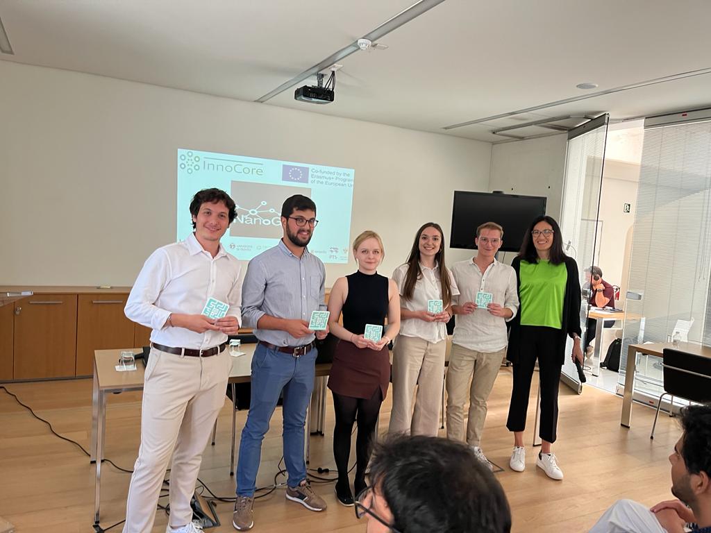 HIT_trentino's tweet photo. Una soluzione innovativa per studiare e isolare specifici biomarcatori per la diagnosi e il trattamento di tumori ed altre malattie.
Con questa soluzione il team associato a @Nanogetic ha vinto l’#InnoCorechallenge, la sfida in ambito #biotech co-organizzata da HIT https://t.co/VlcZXFTLVh