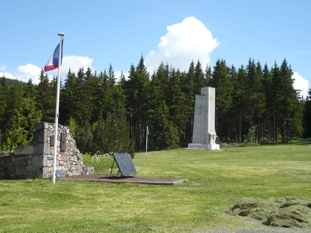 R_Hugon_43's tweet photo. Journée nationale de la #Résistance 

N'oublions pas ! Un chemin de mémoire nécessaire aux jeunes générations.

#Hauteloire #Auvergne #Pinols #Clavières #BesseyreSaintMary #Auvers  #MontMouchet #Paulhac #Margeride #Guerre https://t.co/I8HlbKQUUO