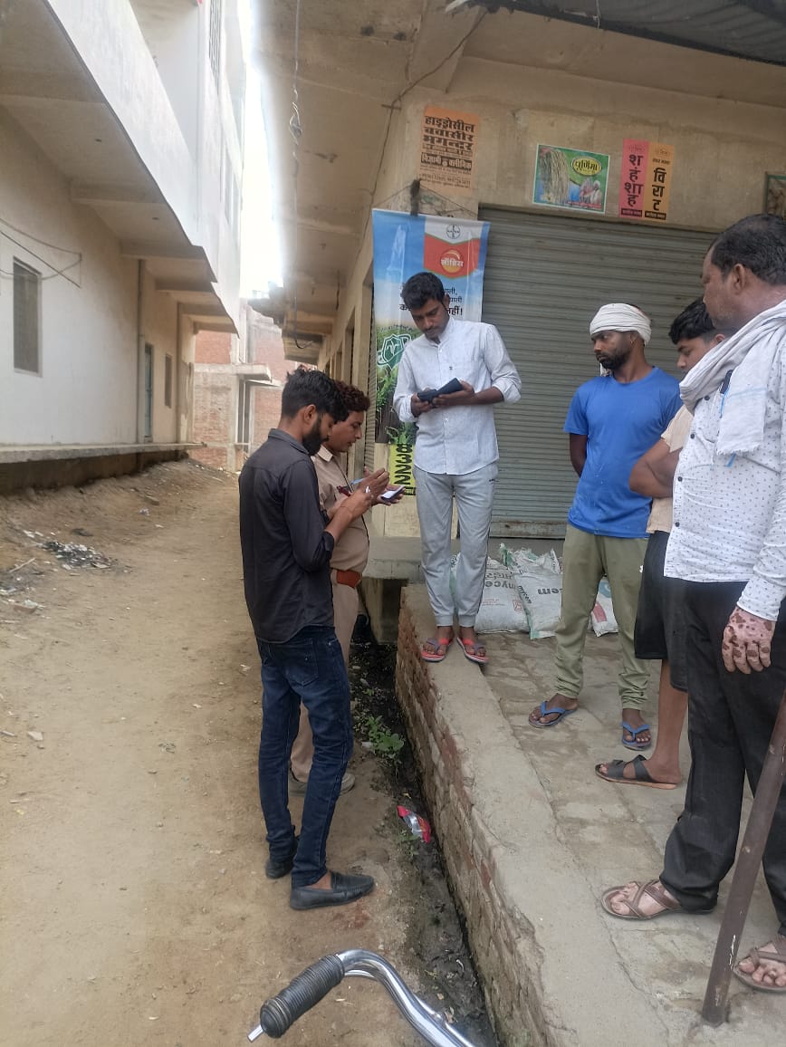 DVVNLKANNAUJ's tweet photo. आज सुबह कन्नौज तिर्वा शहरी क्षेत्र में विजिलेंस टीम के साथ विद्युत चोरी व बड़े बकायेदारों के विरुद्ध अभियान चलाया गया सभी सम्मानित बकायेदारों से अनुरोध है कि अपना बकाया बिल जमा कर अप्रिय कार्रवाई से बचे हैं  @dvvnlhq @mduppcl @UPPCLLKO @EMofficeUP @MDDVVNL https://t.co/rKCWmT84f7 https://t.co/65AXWpzXIB