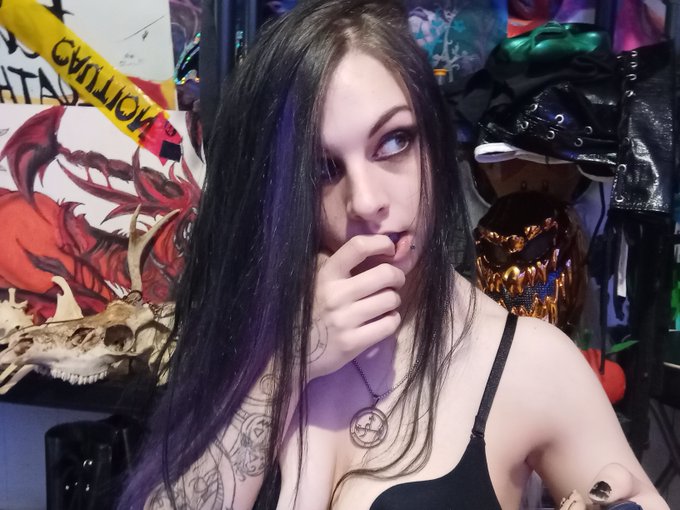 The question is yes and the answer is BONES🏴&zwj;☠️ https://t.co/eUXP8iJI7P<a href="/tag/diabloiv"class="tags"><span>#diabloiv</span></a>