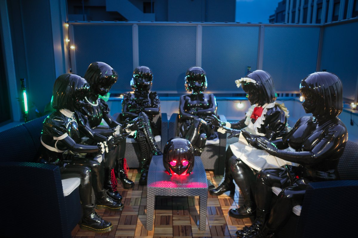 黒い娘ちゃん召喚の儀式🤭