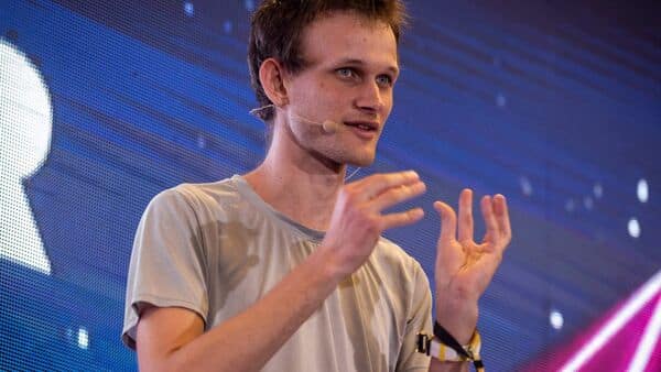 CodedCrypto's tweet photo. Soul Bound Token - an NFT that Ethereum co-founder Vitalik calls the future, explained

https://t.co/F1wi5moGgT

#Soulbound #NFTs #NFTCommunity #Ethereum #VitalikButerin #FutureTech https://t.co/KVDwwmtlDT