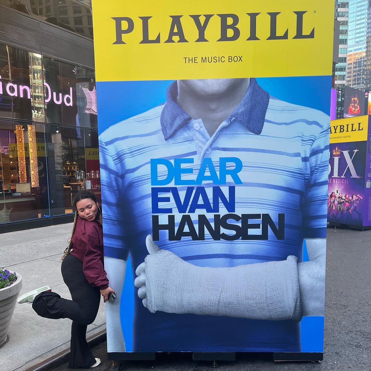 mikkielamas's tweet photo. so i'm making my broadway national tour debut for the next YEAR as Alana in DEH and i'm rlly fucking excited dreams rlly do come true y'all 🥹🫶🏽 https://t.co/ZKpGB3l5Bn