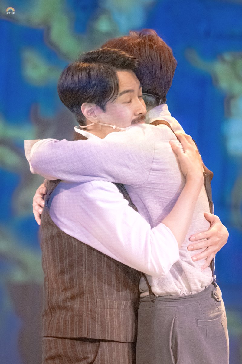 4ever0_PIC's tweet photo. 220526 빈센트 반 고흐
#김경수 빈센트 반 고흐
#황민수 테오 반 고흐 https://t.co/QAQ5ggNH9L