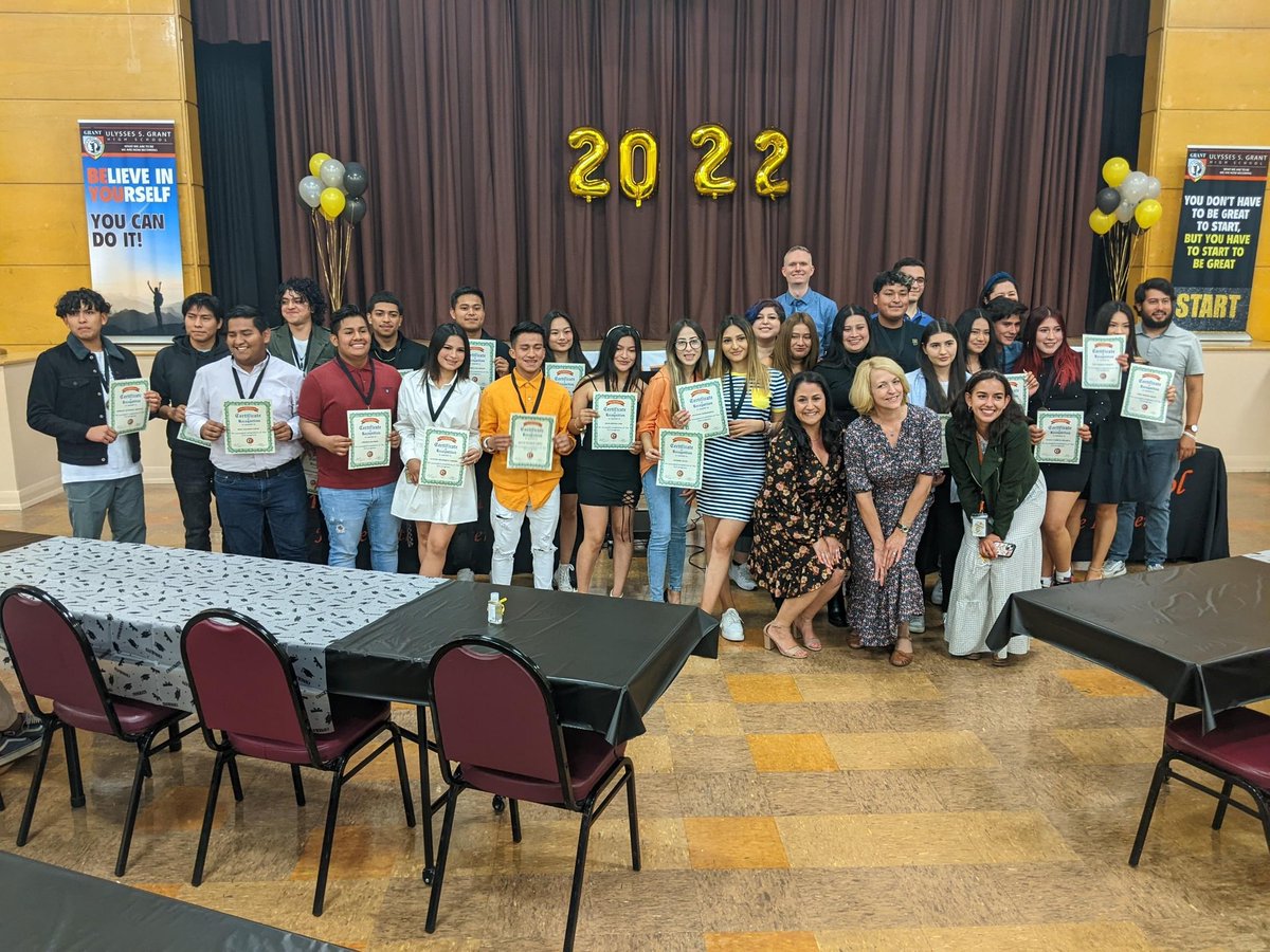 LaraK_82's tweet photo. Such a great night celebrating our seniors! E.L. Awards Night 2022 #golancers https://t.co/KV4bwj6ddx