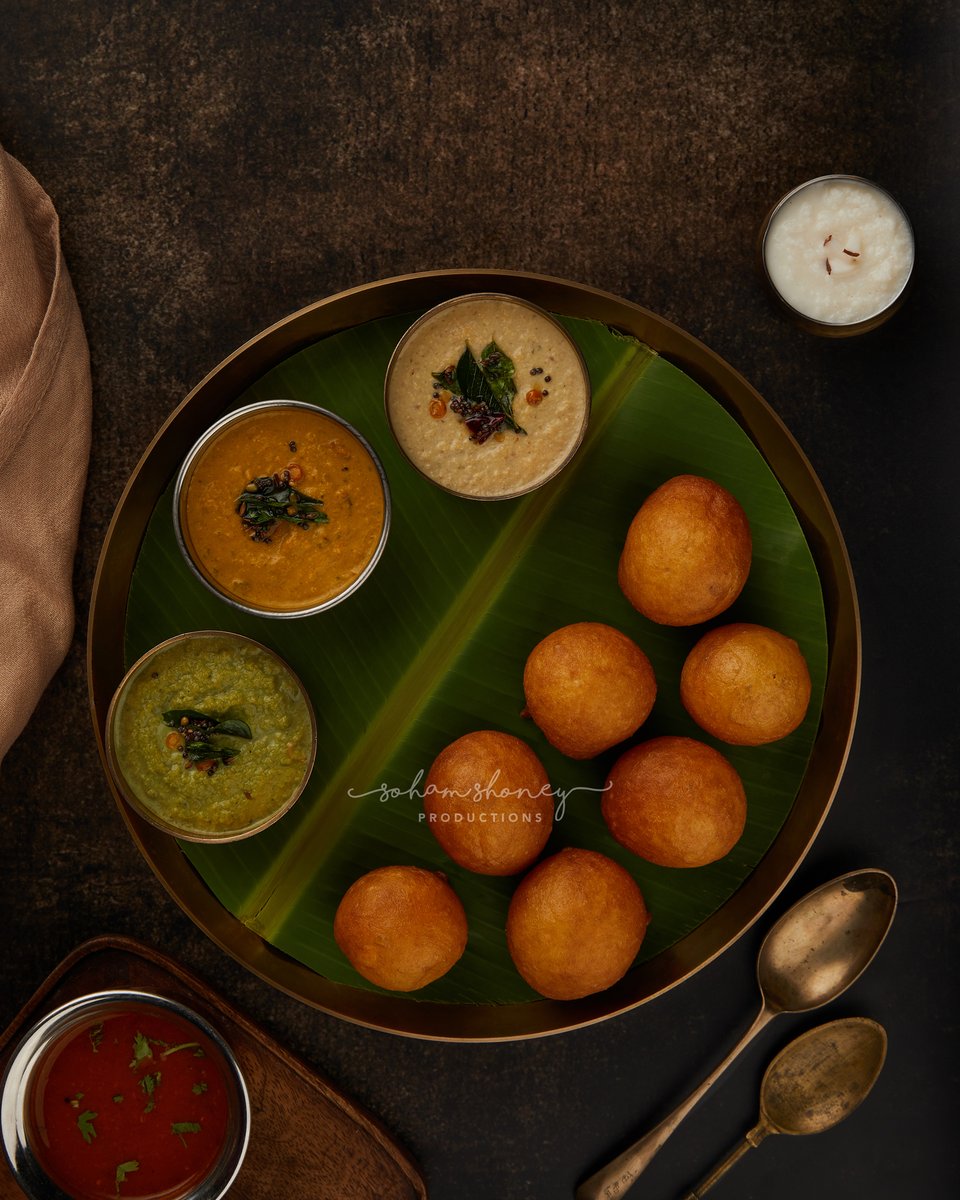SohamShoney's tweet photo. Ishtaa Veg Restaurant has officially opened in Hyderabad, do visit for some yummy food!

In frame here is the Mysore Bonda, these are so addictive!

#hyderabad #vegetarianfood https://t.co/RyTYGqlIUQ