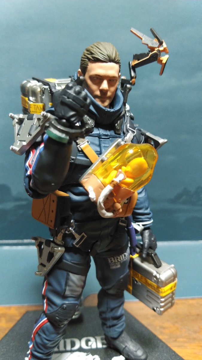 shadesnake's tweet photo. 「figma サム・ポーター・ブリッジズ DXエディション【特典付き】」が届きました！

届くまで首を長くして待っておりましたが、その価値以上の素晴らしい造形とアクセサリーの数々...
「いいね×∞👍」

これで私も「遊ぶ人」の仲間入り！
#DeathStranding 
#KojimaProductions 
#maxfactory 
#figma https://t.co/XAquyj3OSn