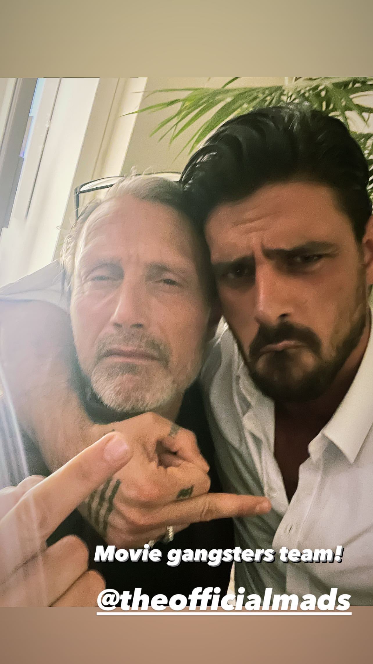 Mads Mikkelsen Fan Japan あのchopardさんのアカウントにもやっとマッツが フォトグラファーは先日素敵なファンタビキャストの写真を撮ってくれたgreg Williamsさんです T Co 9chgkhjgus Madsmikkelsen マッツ ミケルセン