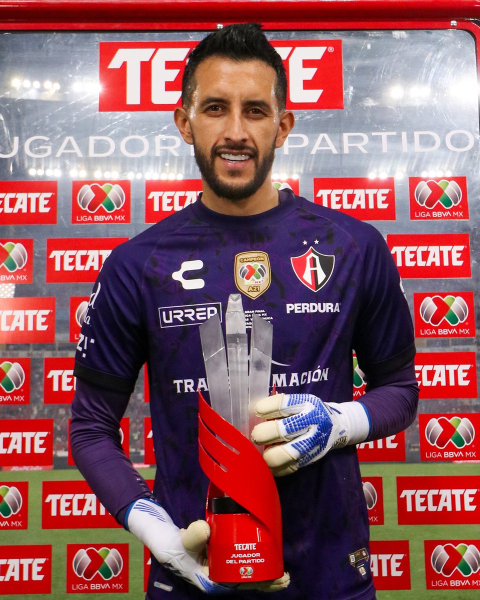LigaBBVAMX's tweet photo. #JugadorDelPartido - @CervezaTecate 🏆

Su actuación fue clave para el triunfo de los Rojinegros, y los tiene muy cerca de conseguir el título del #GritaMéxicoC22. ¡MURALLA! 🧤

 #AQuiénLeVas | #cervezaoficial https://t.co/cEJMc9IHGY