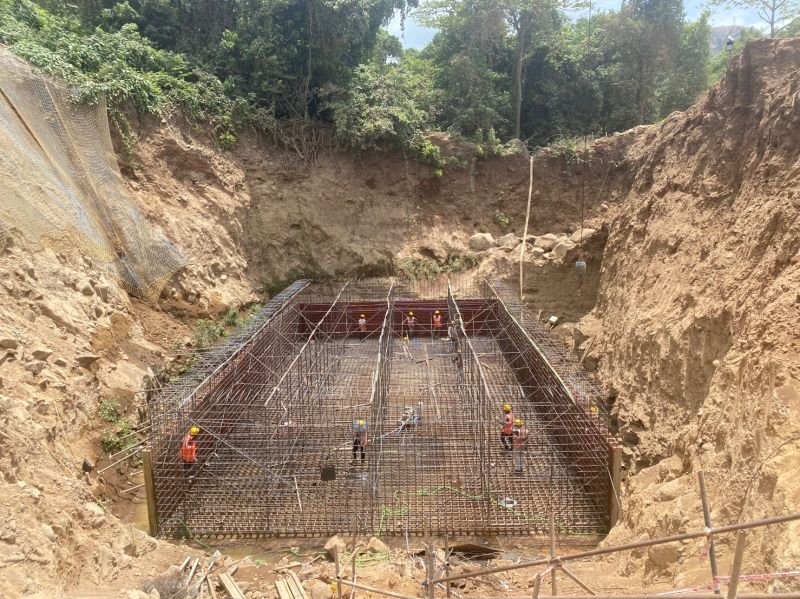 Sahilinfra2's tweet photo. Mumbai pune expressway missing link project.
Cable stayed bridge work before tunnels on khopoli side
©️Parvaze Ahmad Bhat https://t.co/3iITBa4cYI