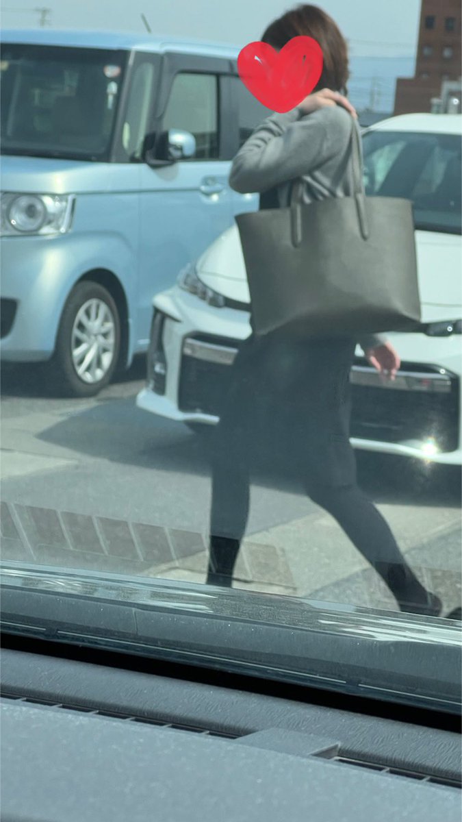 Cs9009Cs's tweet photo. OLさん暑いのに厚めの黒スト
ムレムレなんだろな❤️
汗と尿の��いをクンクンして嫌がる顔見ながら
破って蒸れたアソコを舐め回したい❤️ https://t.co/MhXN2KI0l6