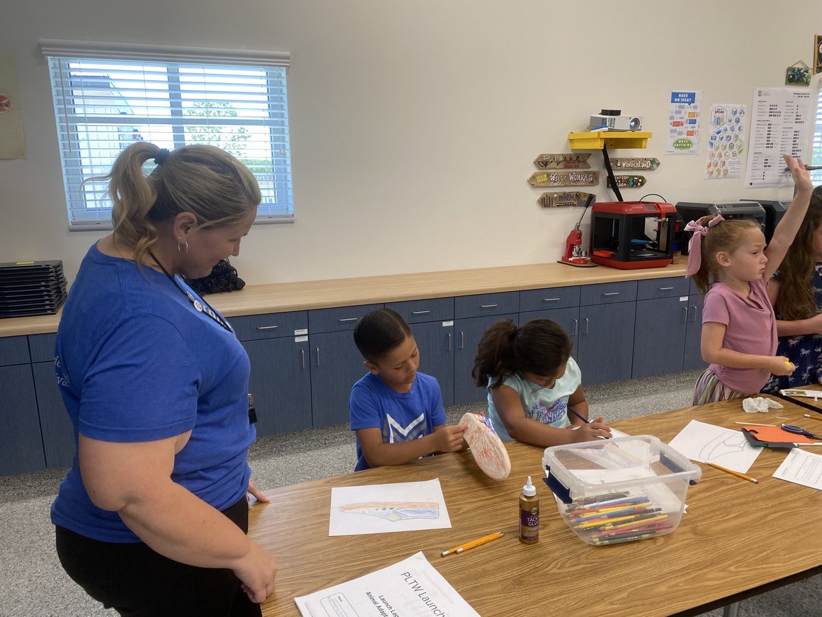 JulieBoesch's tweet photo. More 1st grade Project Lead the Way - here with their teacher and Maple STEM TEAM student helpers !! #wearemaplemustangs https://t.co/FnD9EwAvn2