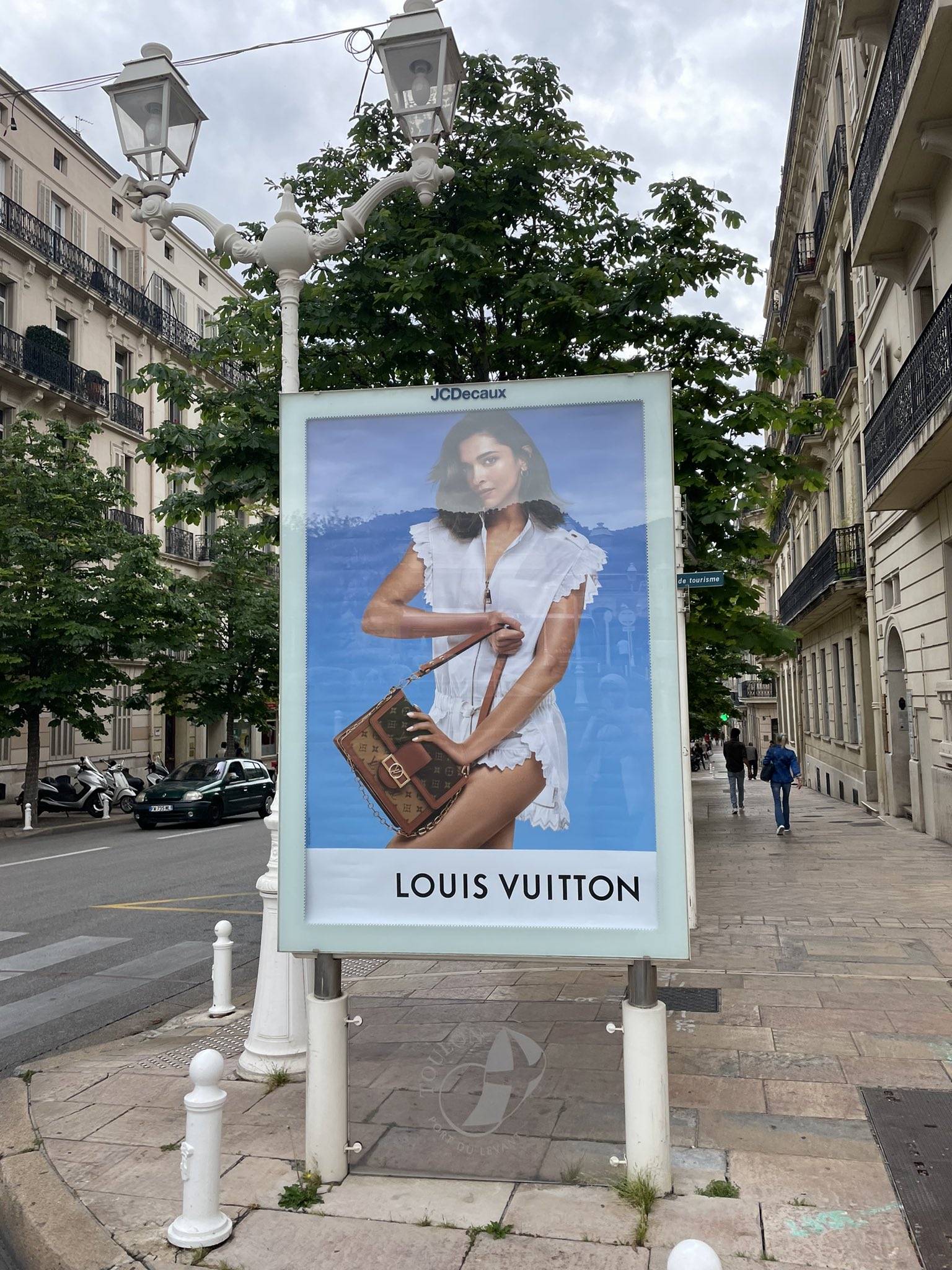 best of deepika padukone on X: "deepika padukone x louis vuitton ads  spotted in france! (courtesy: @jiangpdkn_ ) https://t.co/KPIF4d69LA" / X