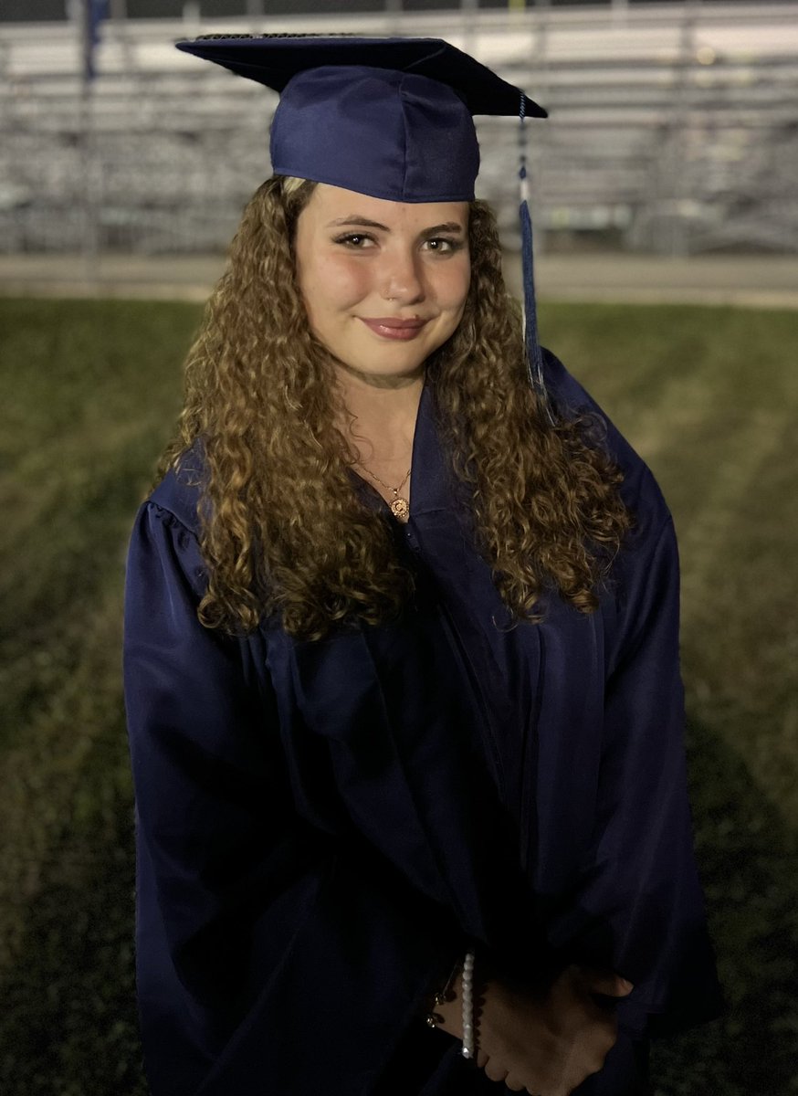 SherryLKehler's tweet photo. My baby girl graduated! Champion HS Class of 2022!👩🏻‍🎓 https://t.co/041Bzxbrz5