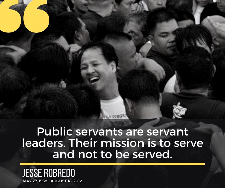 oslecjunior's tweet image. In a world full of government officials who think that public office is like a prize to be enjoyed, be a Jesse Robredo. 

On his birth anniversary, may his legacy of servant leadership live on. 

#ServantLeadership #PublicServiceIsAPublicTrust #JesseRobredo