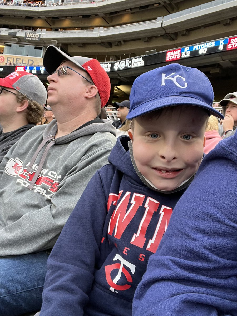 jules_vandyke's tweet photo. @emilyjowydo @Twins @Royals ❤️ Thank you so much @BwittJr Nolan cheers for all, it is quite confusing!😂Great game congratulations on a Win! https://t.co/2V2UmUAwxo