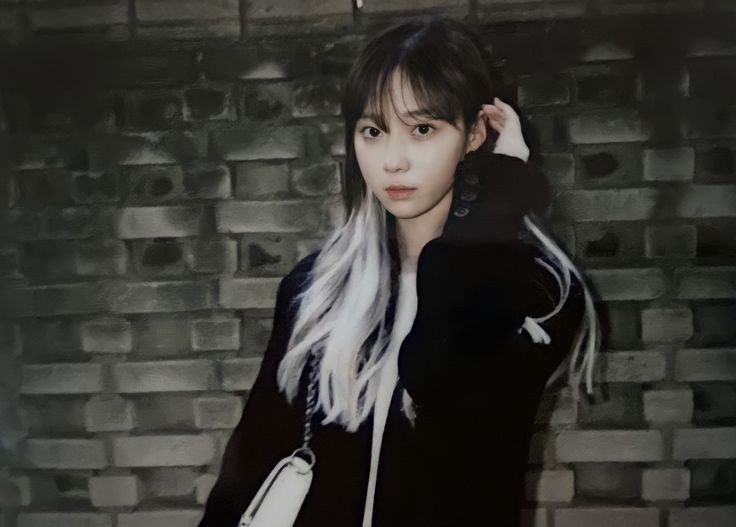 lhieuf's tweet photo. – Die for you 

a filo #winrina au 
Wherein; 

two victims of the school bully met and started getting to know each other. How would their love story go? https://t.co/lg77VN4fHa