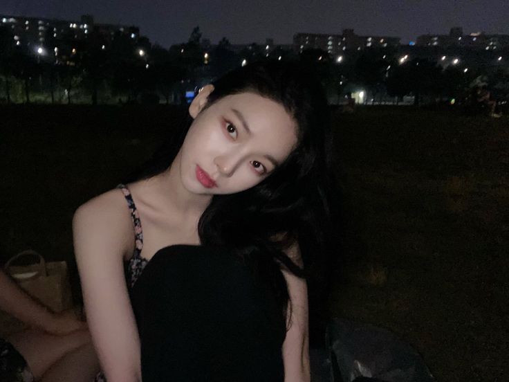 lhieuf's tweet photo. – Die for you 

a filo #winrina au 
Wherein; 

two victims of the school bully met and started getting to know each other. How would their love story go? https://t.co/lg77VN4fHa