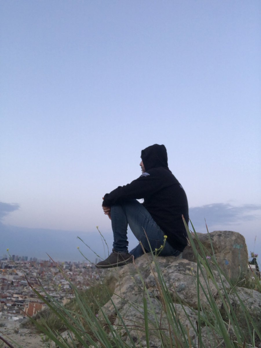 Buenos días!!
Hoy me apetecía ver amanecer, mi cuerpo y mi alma así lo han sentido…
Ya no me acordaba lo bien que sienta conectar con uno mismo y encontrar esa paz mental…
La vida siempre está en su máximo esplendor, intentemos estar nosotros también.
Que estéis bien. ❤️