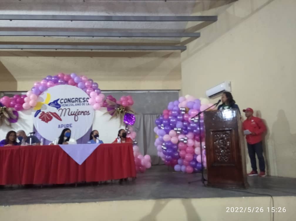 d_guzmanl's tweet photo. Hoy las mujeres de #Apure presentaron conclusiones del Congreso venezolano de más mujeres junto a @eduardopiate2 el movimiento presente #OrganixadasSomosMas

@NicolasMaduro 
@dcabellor 
@delcyrodriguezv https://t.co/1kuHLVFFre