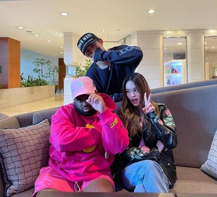 엘라 tweet media