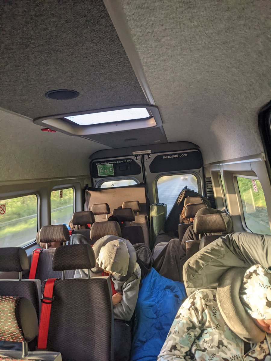 pe_thehoward's tweet photo. It's been a long drive #sleepysixthformers #howardpe https://t.co/0TRpG0HvmA