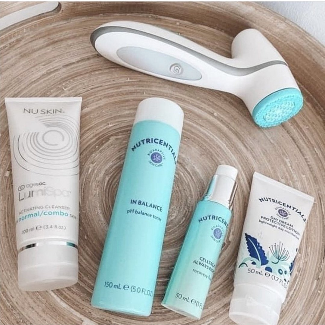 RadiantBeauty19's tweet image. Lumispa beauty skincare device

-💯 deep cleanse and draws out the impurities
-💯 even skin tone 

📲 Whatsapp 0795561274
. 
#HMWinterEssentials