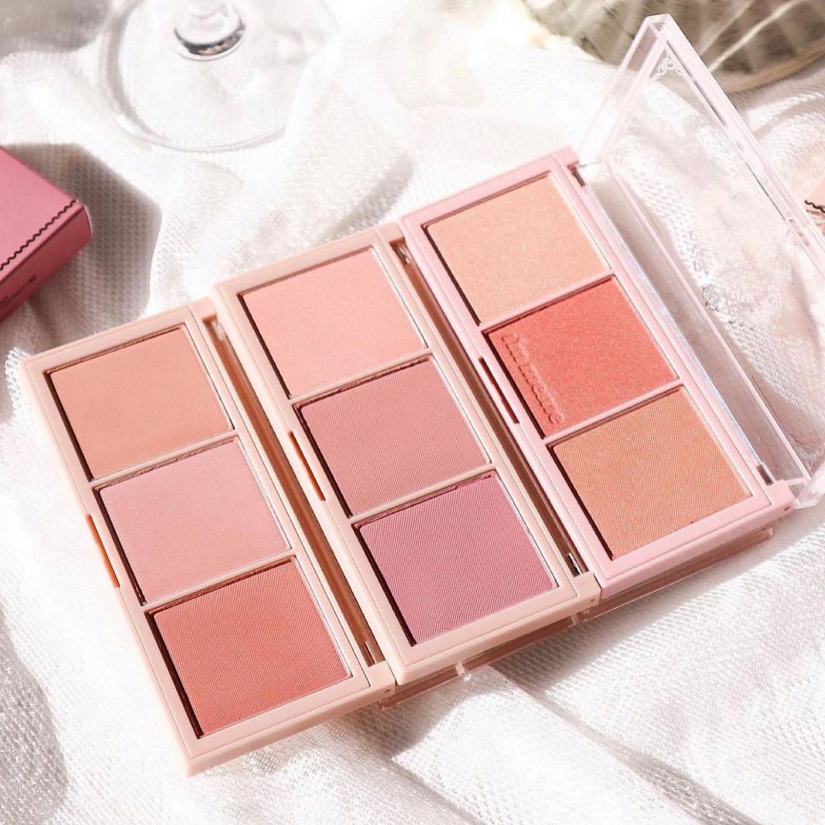 anyongstore's tweet photo. — #อันยองพร้อมส่ง 
i'm afternoon tea blusher palette🥀✨
พาเลทบลัชออน 3 หลุม โทนสีละมุนตุนๆ คุณภาพดี​ เนื้อสีแน่น ชัด ติดทน ทาแล้วให้ฟีลลุคธรรมชาติ ใสใส สไตล์เกาหลี

No. classic /fruits flavor /champagne party
.
ราคา : 490฿

#afternoontea #คสอเกาหลี #immeme #blush #คสอเกาหลี https://t.co/JU7VFXIXVy