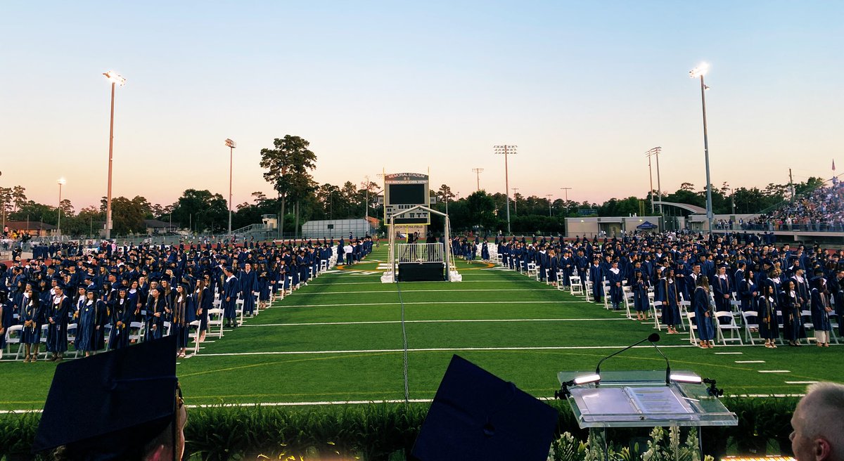 kristen_brady3's tweet photo. My absolute favorite day of the year! Congrats to the @KleinCollins Class of 2022! These last 4 years are truly unforgettable & we are so grateful for each & every one of you.
You are officially @KleinISD GRADUATES & your KC family is PROUD!🎓
Go get ‘em, Tigers!🐯 #CollinsGrad22 https://t.co/eFCjS5dm2F