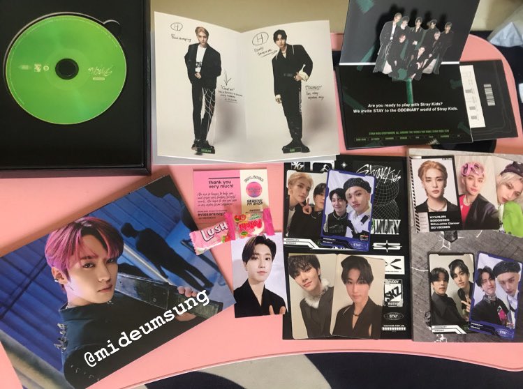 Mideumsung's tweet photo. May nangharana sakin char, may umuwing mga pogi sa bahay ko beh. Thank you for the smooth and very organized transaction @phsereneshop I am such a happy kid, may advance self gift na ako para sa moving up🥳 ++ ang cutie ng freebies😩 #viasereneph 🤍 will definitely buy again<33 https://t.co/EY3rdv0UbA