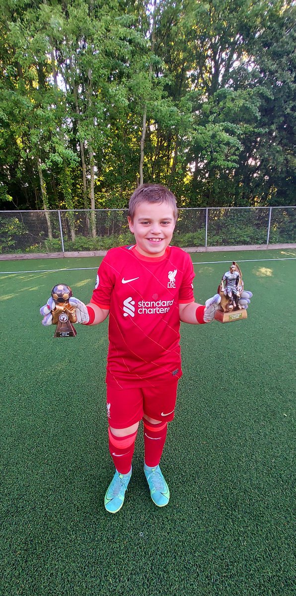 kiny1912's tweet photo. @Alissonbecker Even though he's short he still won players player of the year being a goalie like his hero Alisson! You inspire him every day! Thank you so much! 💓 https://t.co/b61VdaPP6w