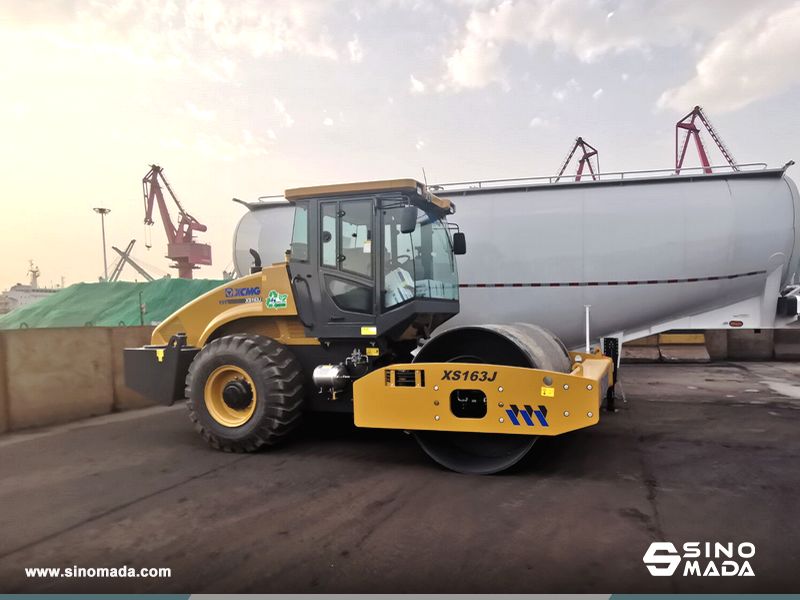 Sinomadacn's tweet photo. #XCMG XS163J Road Roller🚜
- SHANGCHAI Engine
- Rated power: 103kW
- Work mass: 16000kg
- Static line load: 362N/cm
- Vibration frequency: 28Hz
👉For more details, contact #SINOMADA: https://t.co/Uf7OsqwVQn #RoadRoller #Roller #Rollers #RoadCompactor #SinomadaProducts https://t.co/PTJlB5uwvK