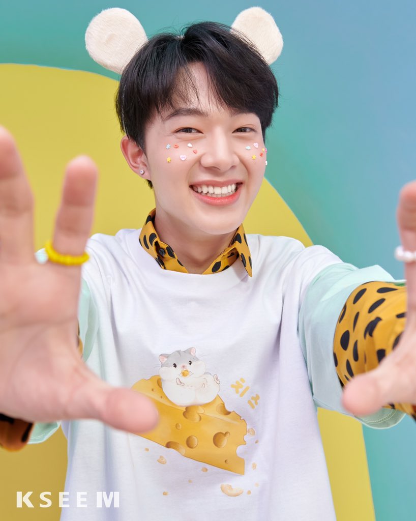 TeamSupportNNew's tweet photo. — #IGNuNewUpdate =͟͟͞♡
(27.05.22)
IG : kseeme.official
🖇️ : https://t.co/Bp0bb4A6Yh
🖇 : https://t.co/8OCTFRbhdV
🖇 :
https://t.co/GOhnMtXpbS
🖇 : https://t.co/LLeXy1y6XR
อย่าลืมไปอุดหนุนเสื้อน่ารักๆจากนายแบบสุดน่ารัก
@CwrNew #NuNew
#KSEEMxNuNew
#SoSweetCollection https://t.co/1se74rOJaL