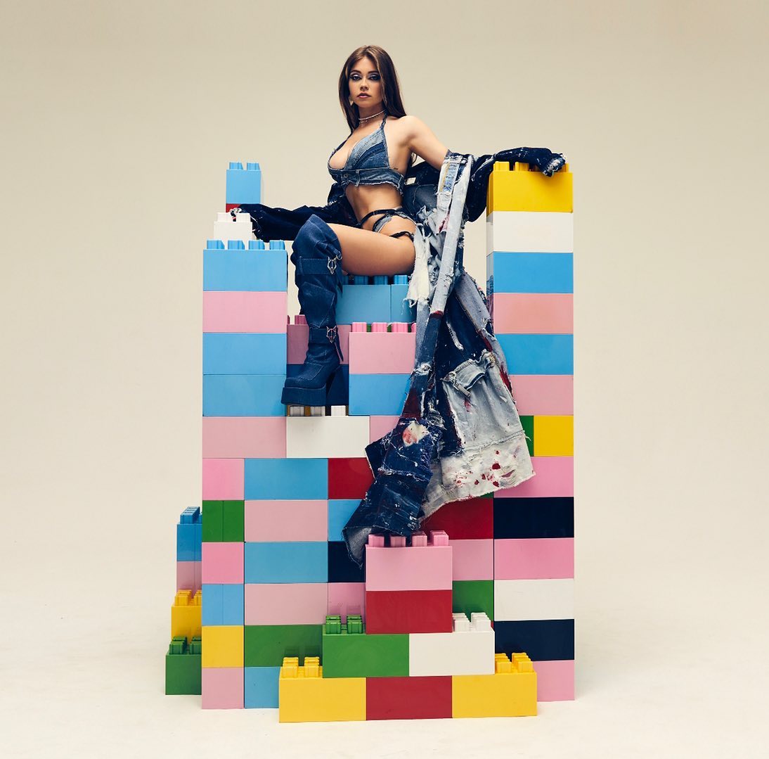 SuperduperET's tweet image. LEGO BLOCKS OUT EVERYWHERE!!! 🙌🏾👑🎤🚀 @ThisIsNeriah open.spotify.com/track/01RJQlTi… #neriah #singersongwriter #legoblocks #newmusic #streamnow #spotify #amazonmusic #tidal #applemusic #soundcloud #deezer #neriahfisher #viral #fyp #foryou #tiktok #neriahmerch #popqueen