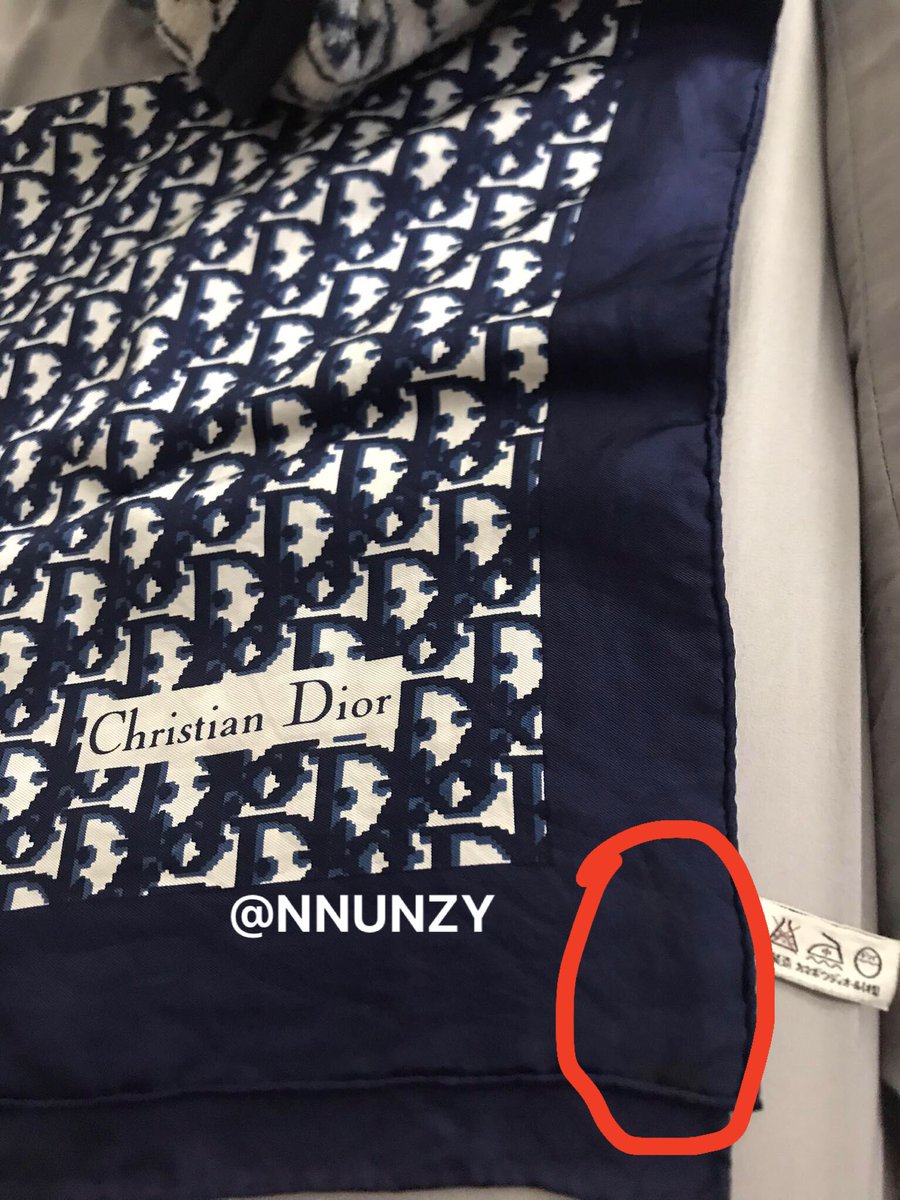 nnunzy's tweet photo. Dior vintage ผ้าผันคอ ผ้าคลุมไหล่ หรือจะเอามาทำเป็นเกาะอกก็ได้ 
ไม่มีอปกนะคะ ตำหนิไม่มีผลต่อการใช้งาน จุดสีส้มอยุ่ฝั่งข้างในของผ้า อีกส่วนเข้มๆสีดำอยู่ข้างนอกแต่มองแทบไม่เห็นค่ะ 
ส่งต่อ8500 สนใจdm นัดรับได้กทมค่า
#dior #ดิออร์ #ดิออ #มือ2 #ของสะสม #แบรนด์เนมมือสอง https://t.co/LsKFW5i1JW
