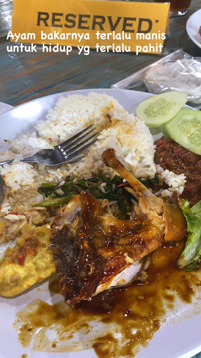 Ayam bakarnya terlalu manis untuk hidup yg terlalu pahit