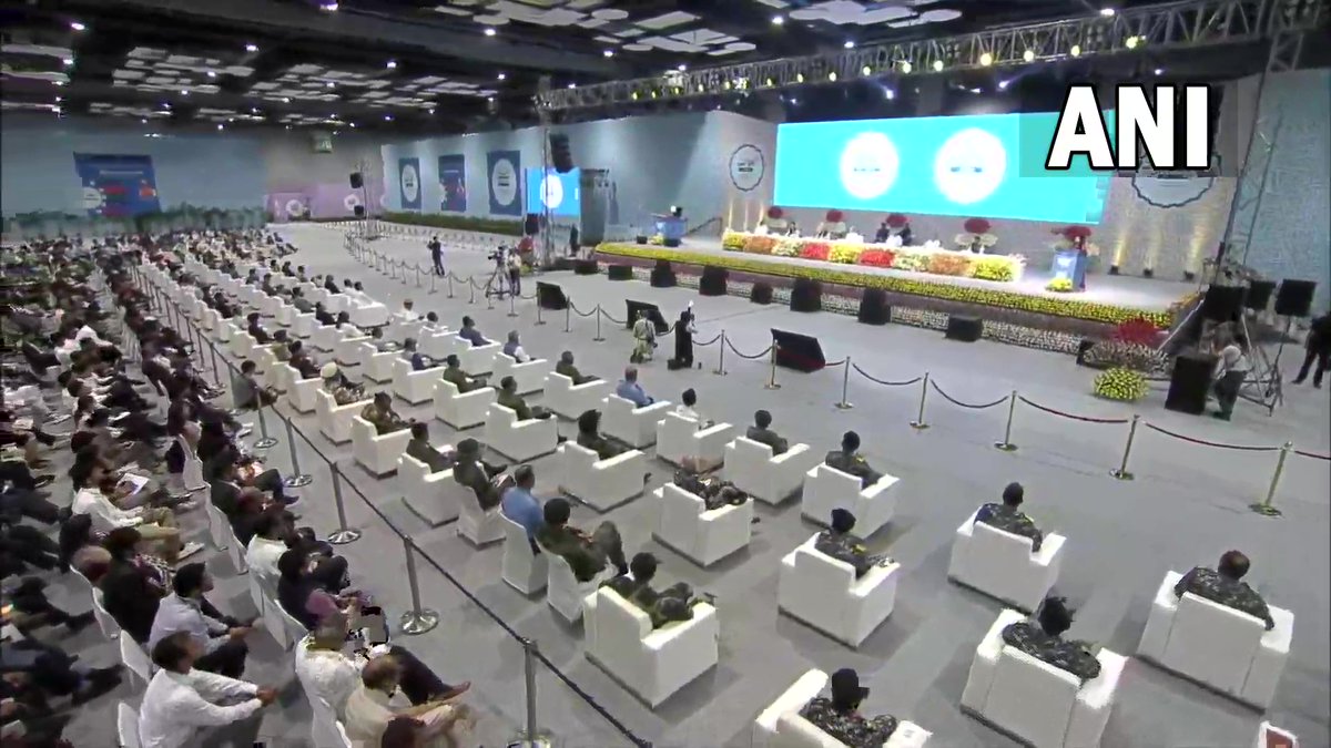 ANI's tweet photo. It is estimated that the drone industry will reach Rs 15,000 crore turnover by the year 2026. Today, there are 270 drones startups in India: Union Civil Aviation minister Jyotiraditya M. Scindia during the two-day Bharat Drone Mahotsav 2022 in Delhi https://t.co/qptux6s5on