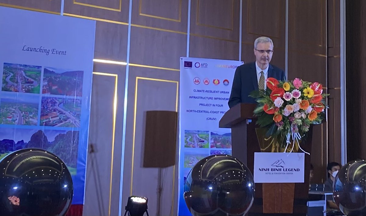 conan_herve's tweet photo. Lancement à #NinhBinh de l’AT du projet #CRUIV en présence du Président du CP et des Ambassadeurs 🇪🇺et🇫🇷 @GioAlibertiEU @FranceAuVietnam en format #TeamEurope :des projets concrets d’#adaptation au #changementclimatique et une AT dédiée dans 4 provinces du Centre 🇻🇳 @AFD_France https://t.co/diM0bsz8ZJ