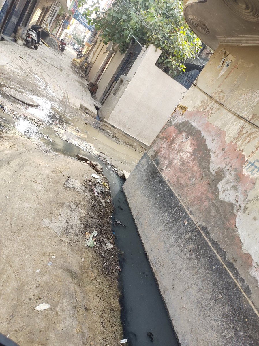 SarwanK18039952's tweet photo. @GNN_Support This is the street of krishna nagar bagu by pass near shiv mandir. Situation of this road is like this since last five years. Due to this lot of slip, trip and fall accidents are happened and causing many disease. I request the authority to do some needful asap. https://t.co/l5Ow902YK8