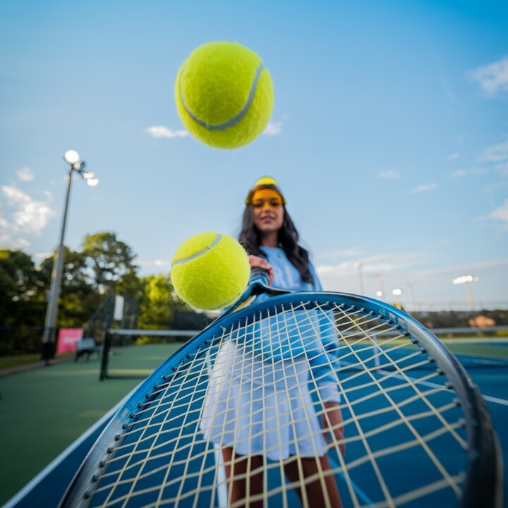 #rolandgarros c'est en ce moment ! Et si vous en profitiez pour vous remettre au #tennis ? Avec l'appli #mutumutu, faites du tennis 3 fois par semaine et récupérez 12% de votre cotisation sur votre compte en banque à la fin du trimestre ! Prêt à faire chauffer la raquette ? 🎾