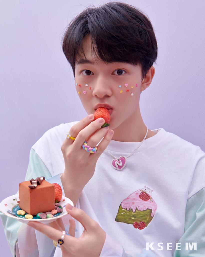 ZeenunewIndo's tweet photo. 💙_ZeeNunewIndo Update_🧡
⏰27.05.2022
IG : kseeme.official
🖇️ :https://t.co/UfhNNaIcLp
nunew is so cute 🥰🥰🥰
⏫Like, Comment, Share, Repost
@CwrNew #NuNew
#KSEEMxNuNew
#SoSweetCollection https://t.co/TZO9Dp733t