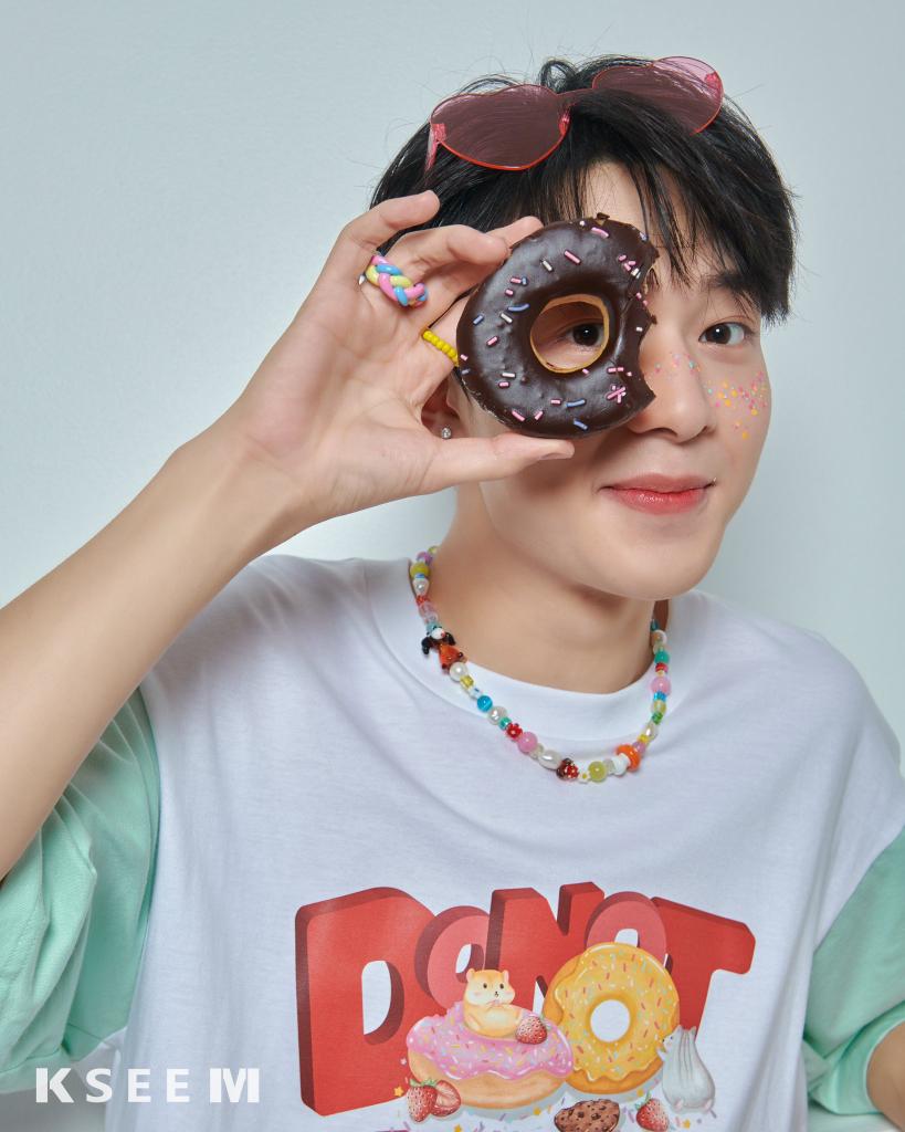 ZeenunewIndo's tweet photo. 💙_ZeeNunewIndo Update_🧡
⏰27.05.2022
IG : kseeme.official
🖇️ :https://t.co/UfhNNaIcLp
nunew is so cute 🥰🥰🥰
⏫Like, Comment, Share, Repost
@CwrNew #NuNew
#KSEEMxNuNew
#SoSweetCollection https://t.co/TZO9Dp733t