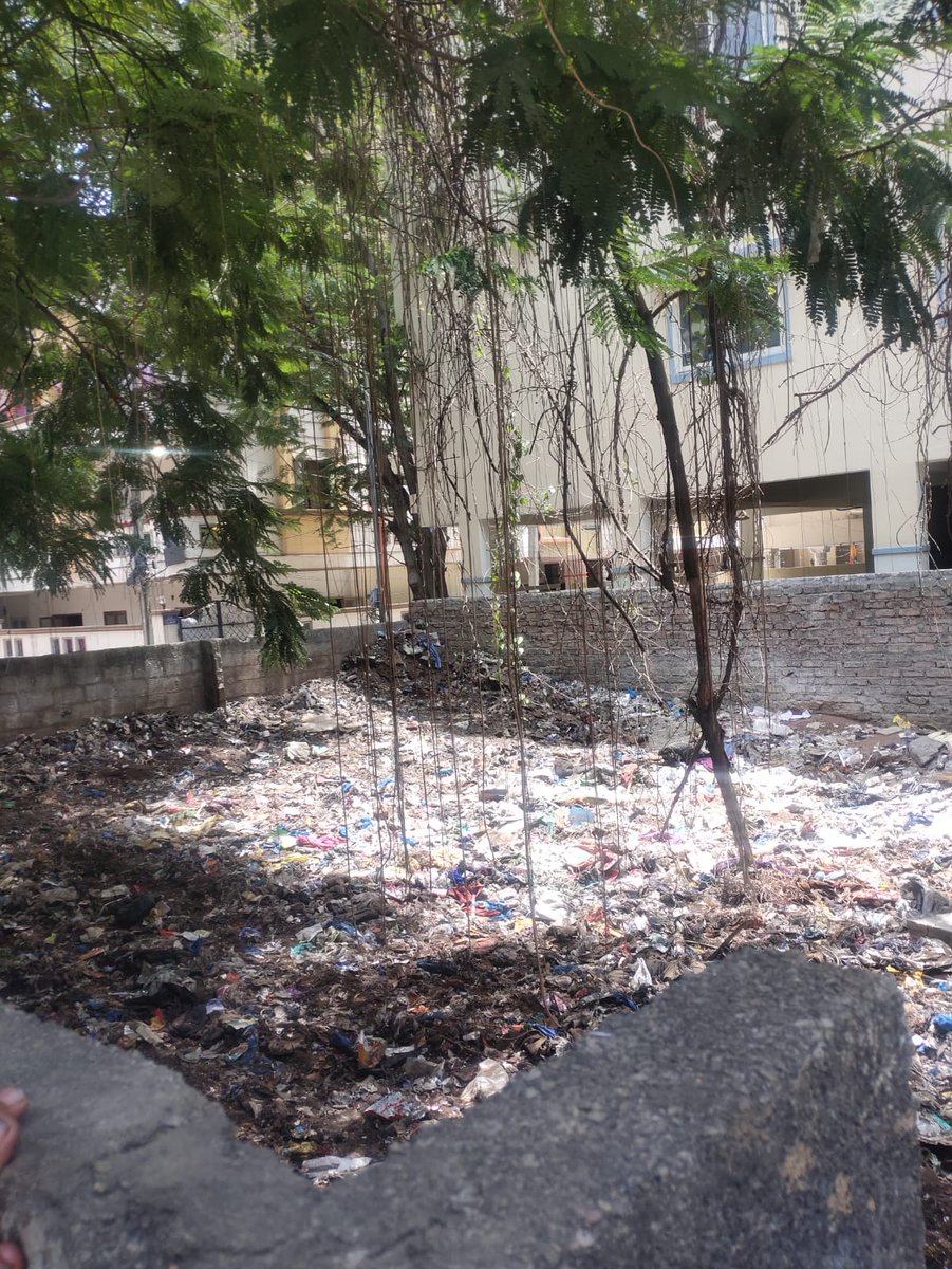 dr_ravikanth's tweet photo. @HAWKTECHSOLUTI2 @CEC_EVDM @CommissionrGHMC @GHMCOnline @GadwalvijayaTRS Good Morning Sir, Garbage being cleared https://t.co/iXLzFfJ6gZ
