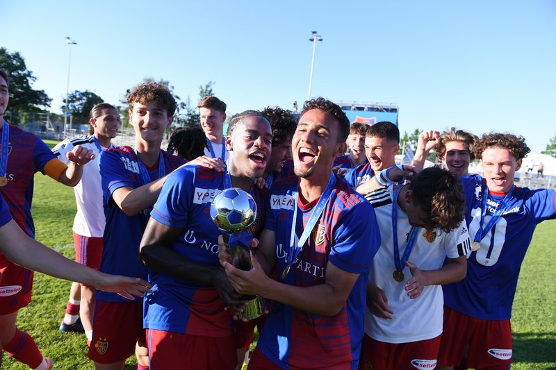 FIFAcom's tweet photo. The Blue Stars/FIFA Youth Cup 2022 has been run and won 🏆

Congratulations @FCBasel1893 and @fc_zuerich 🇨🇭⚽️

👉 https://t.co/i4zPZLeubO https://t.co/Af672FiGR2
