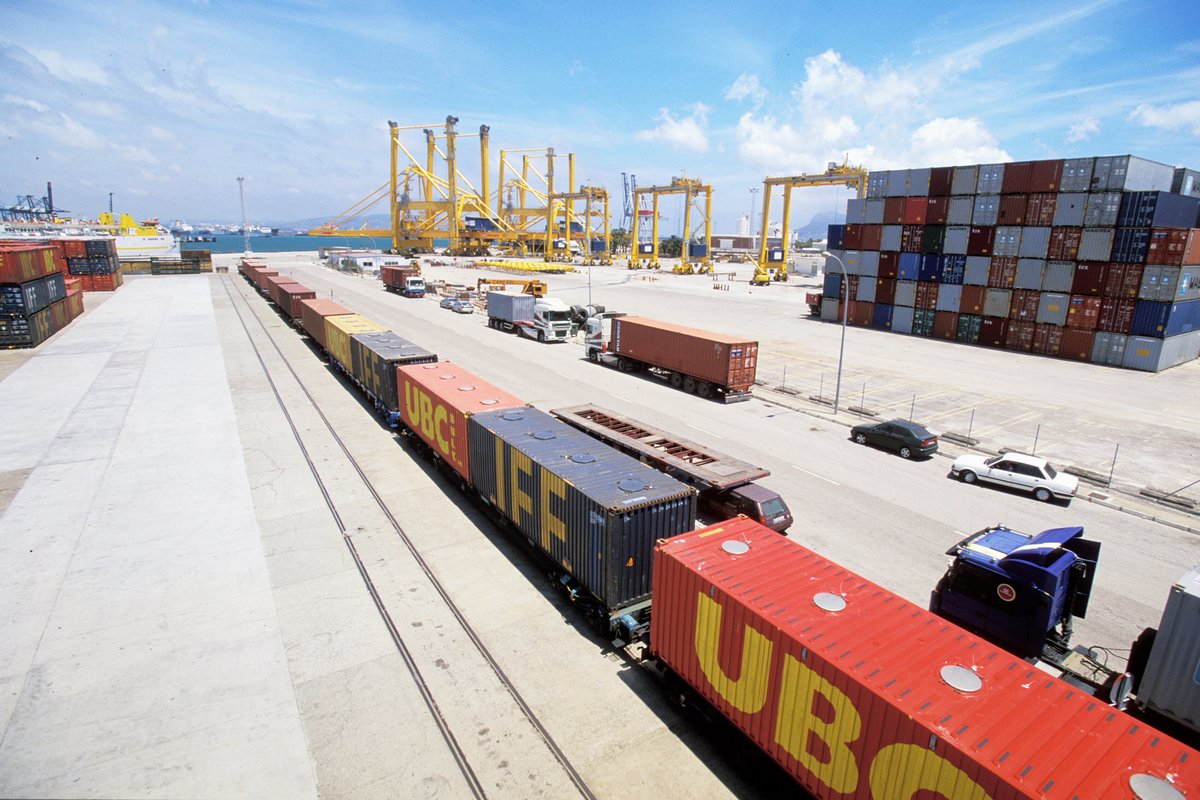 SimpleLogistica's tweet image. El próximo 1 de junio a las 11:00h, @mitmagob, @Adif_es y @PuertosEstado estarán en el @SILBarcelona, stand E506, presentando &quot;Interoperabilidad y #Blockchain SIMPLE-USYNCRO. Documentación #digitalizada&quot;, donde se mostrará la integración de ambas plataformas para gestión del eBL