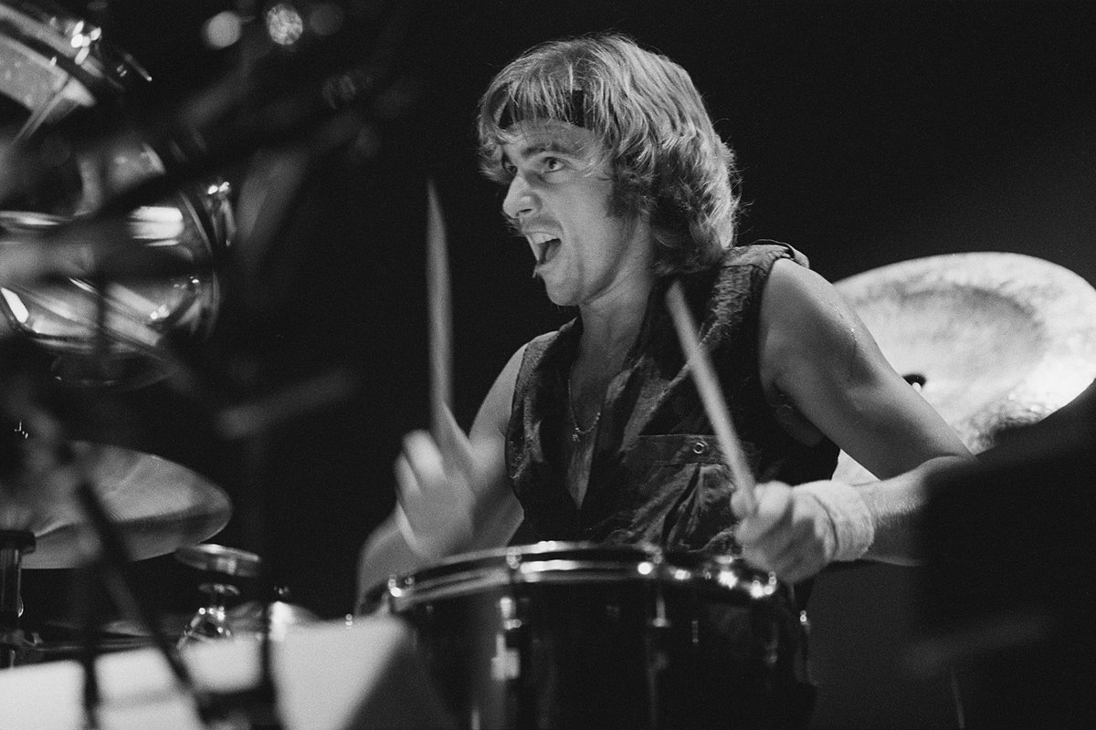 JiggeryJackMac's tweet photo. Farewell to Alan White - Yes' (and John Lennon's) unsung hero.
Shamefully no Twitter trending, of course, after 50 years and over 45 million albums sold with one of the most influential prog bands on the planet.
'tis a grim world in which we now exist :(
#AlanWhiteRIP 🥁 https://t.co/cFP5JA1nBe
