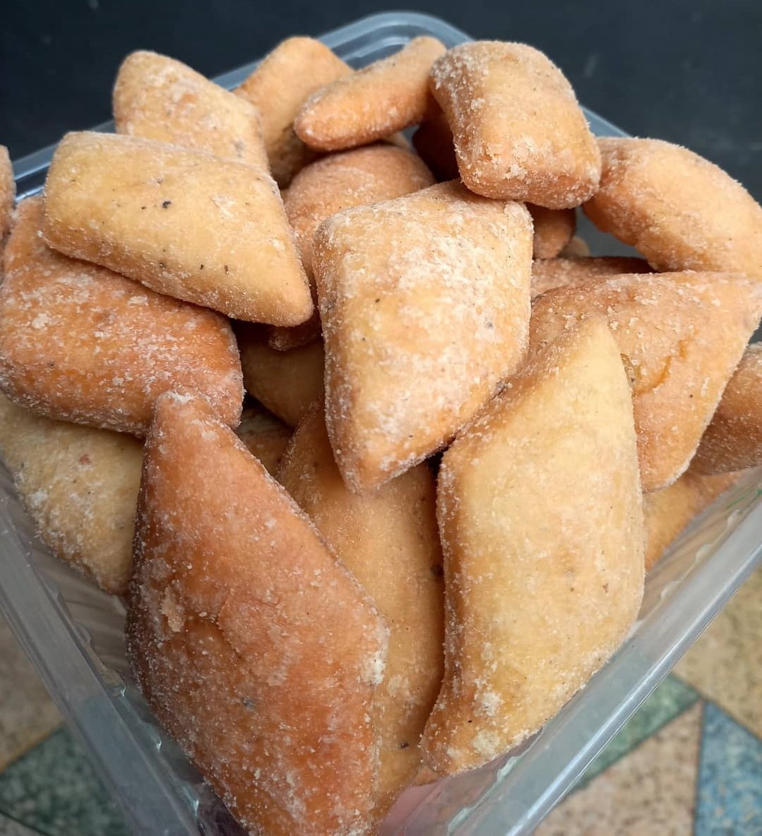 walowe_mlolwa's tweet photo. In the morning ?..
Each pack has 20 pieces at 300 bob!
 WhatsApp: 0793394634 to place your order. https://t.co/udKafmTWQT